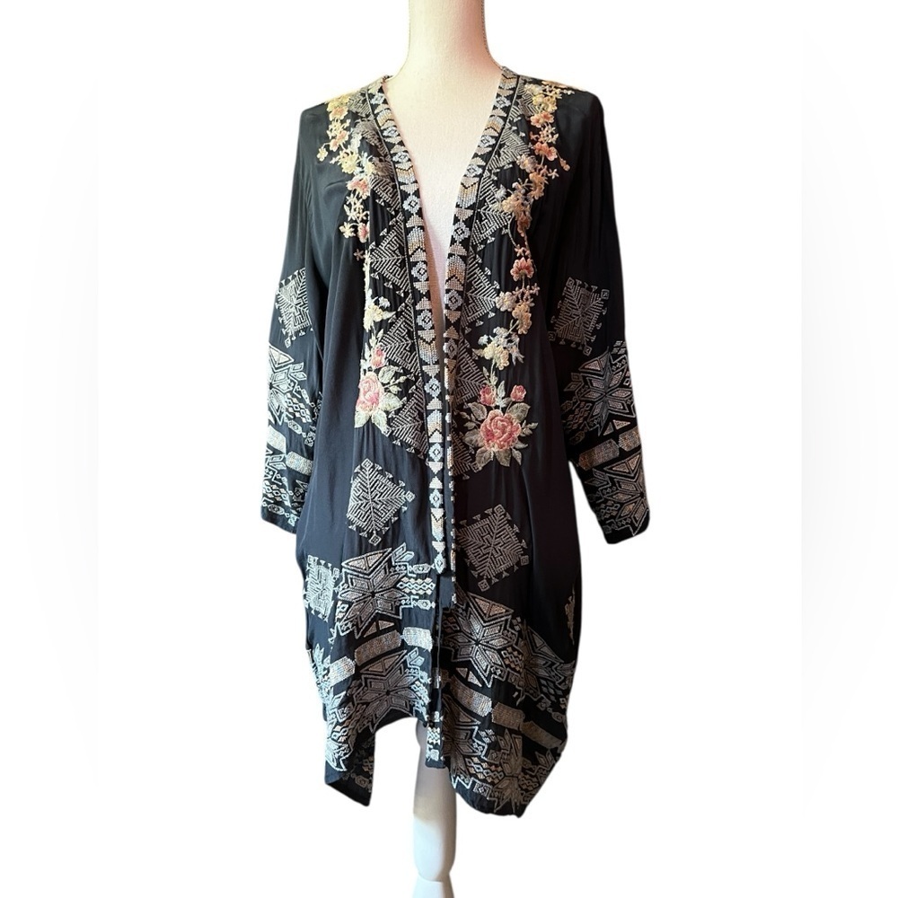 DRIFTWOOD Gray Kimono with Pretty Floral Embroidery Size XL